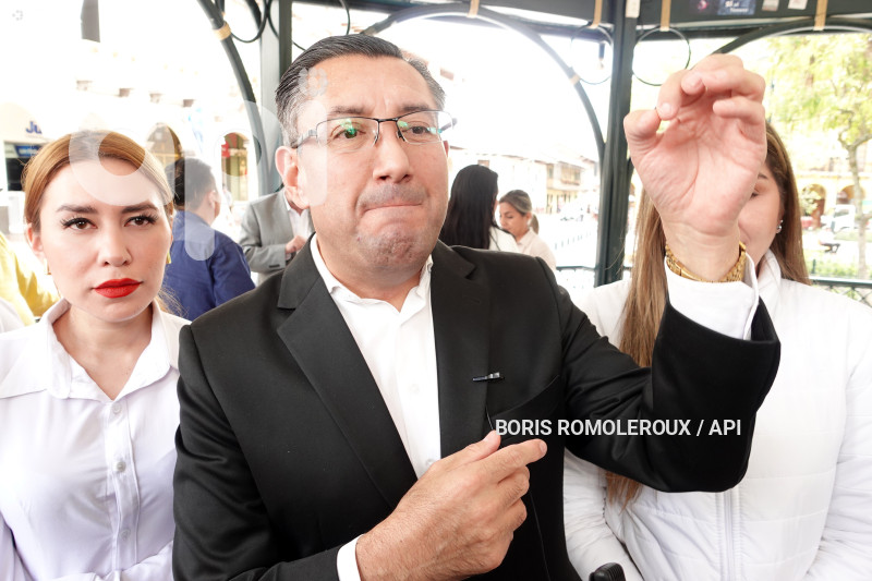 CUENCA-IVAN SAQUICELA-CANDIDATO A PRESIDENTE