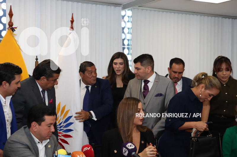 RUEDA-PRENSA-ADN