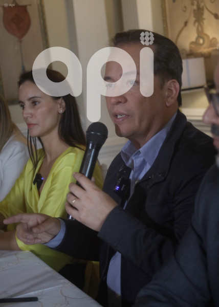 CUENCA-HENRY CUCALON-CANDIDATO PRESIDENTE