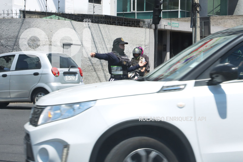 AGENTES-TRANSITO