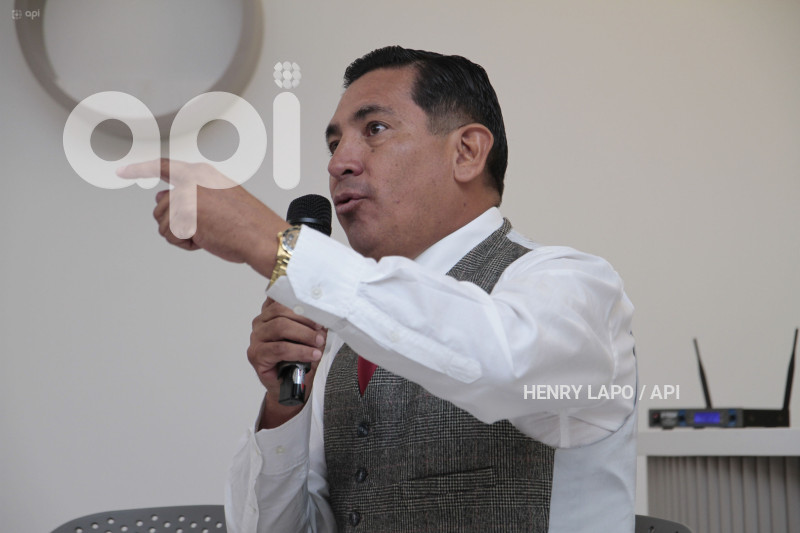 DENUNCIA-CONTRA-JAN TOPIC