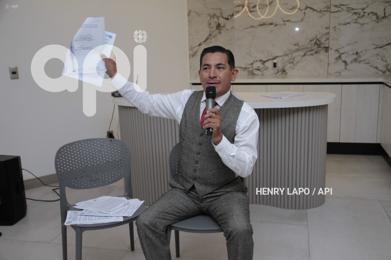 DENUNCIA-CONTRA-JAN TOPIC