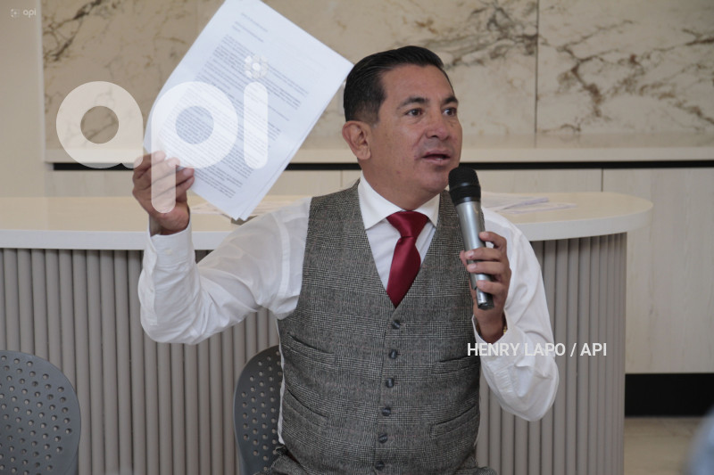 DENUNCIA-CONTRA-JAN TOPIC