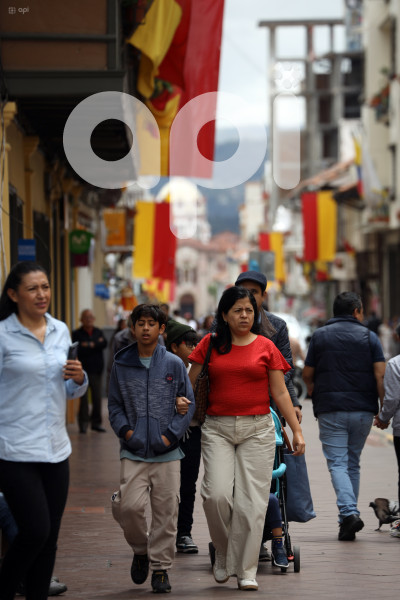 CUENCA-EMBANDERAMIENTO POR FIESTAS-INDEPENDENCIA