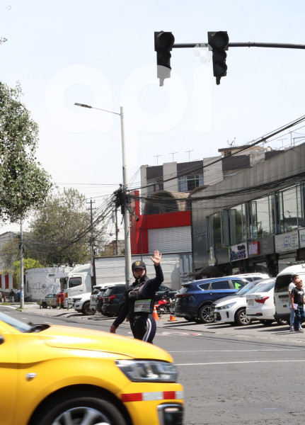 AGENTES-TRANSITO