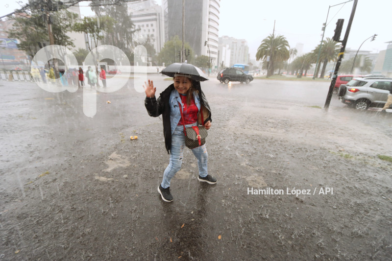 UIO-LLUVIAS-QUITO