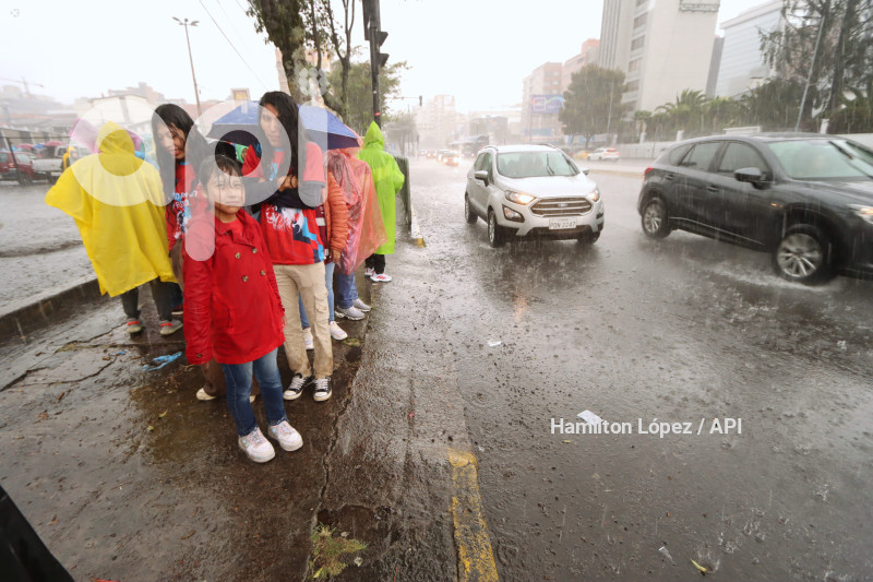 UIO-LLUVIAS-QUITO