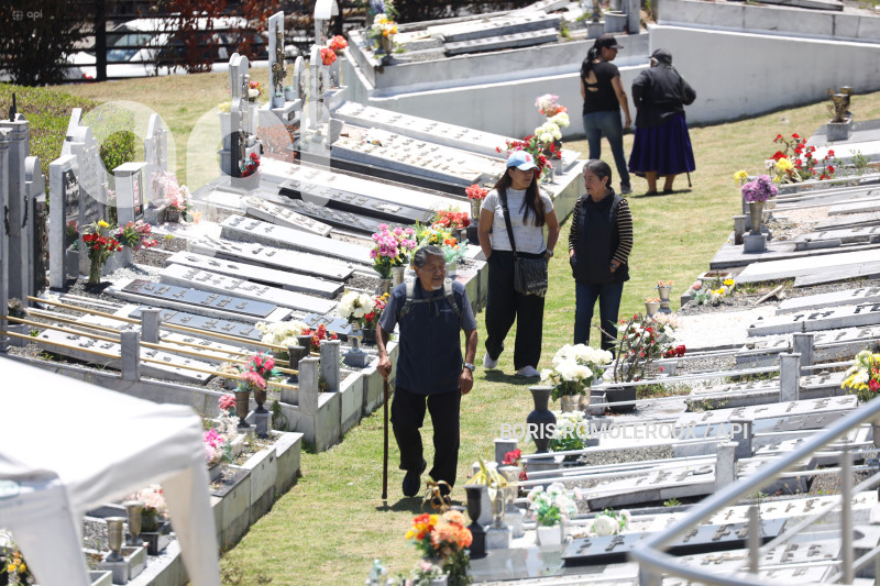 CUENCA CEMENTERIO-DIA DIFUNTOS