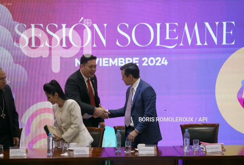 CUENCA-SESION-SOLEMNE-INDEPENDENCIA