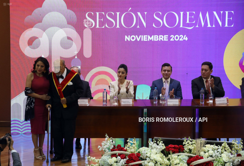 CUENCA-SESION-SOLEMNE-INDEPENDENCIA