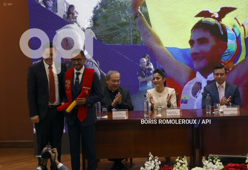 CUENCA-SESION-SOLEMNE-INDEPENDENCIA