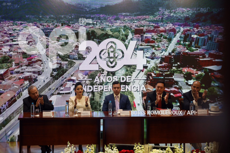 CUENCA-SESION-SOLEMNE-INDEPENDENCIA