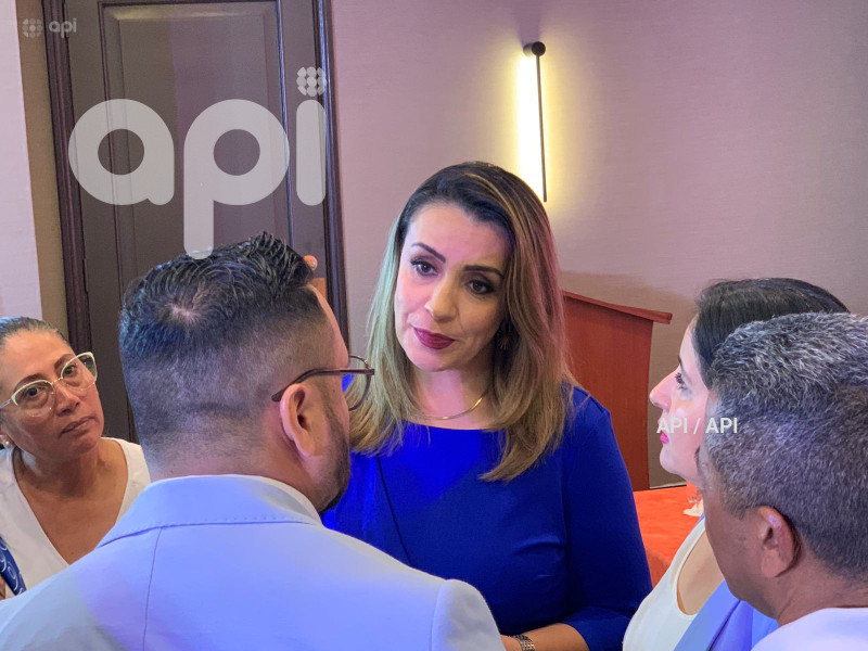 LUCIA-POSSO-APOYO-JAN-TOPIC