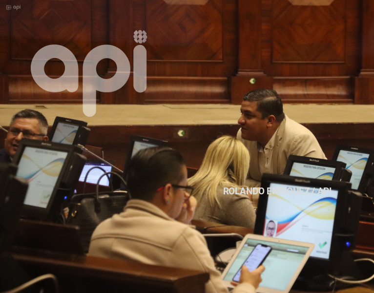 PLENO-ASAMBLEA-Y-MONICA-PALACIOS
