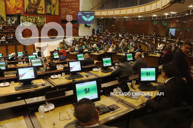PLENO-ASAMBLEA-Y-MONICA-PALACIOS