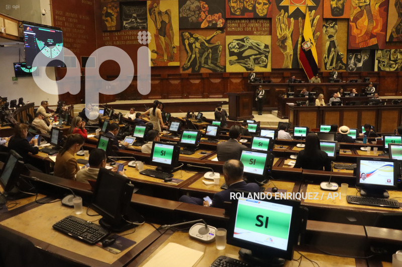 PLENO-ASAMBLEA-Y-MONICA-PALACIOS