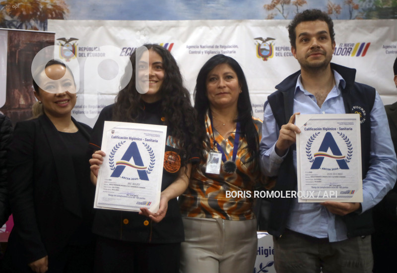 CUENCA-ENTREGA CERTIFICADOS-ARCSA