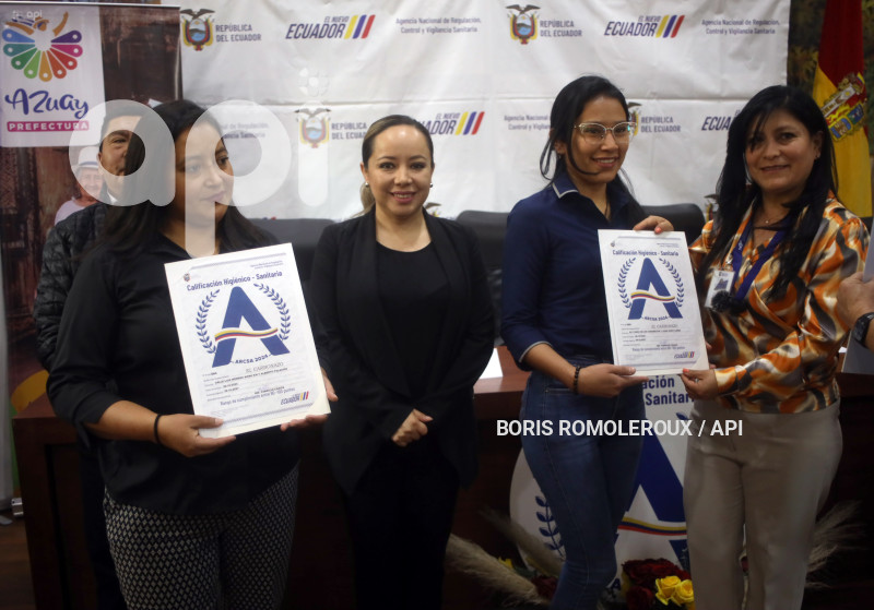 CUENCA-ENTREGA CERTIFICADOS-ARCSA