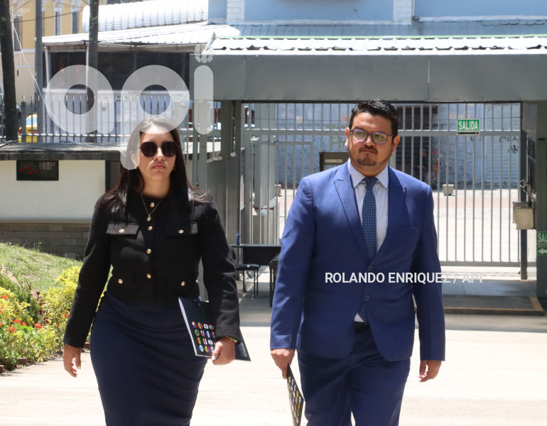 ABOGADOS-VICEPRESIDENTA-VERONICA-ABAD