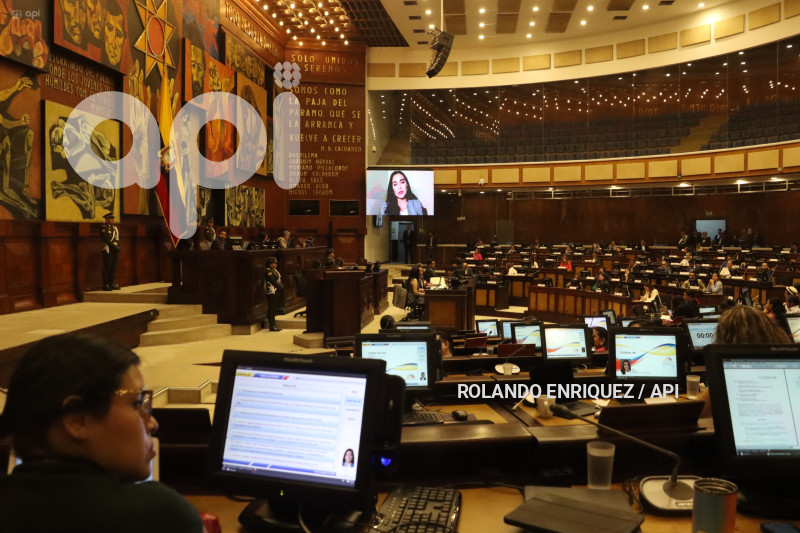 VERONICA-ABAD-ASAMBLEA