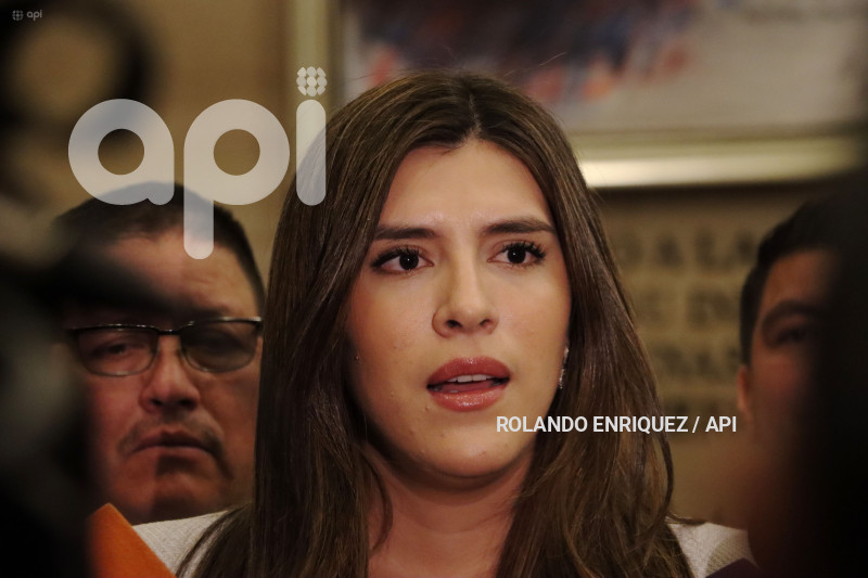 VERONICA-ABAD-ASAMBLEA