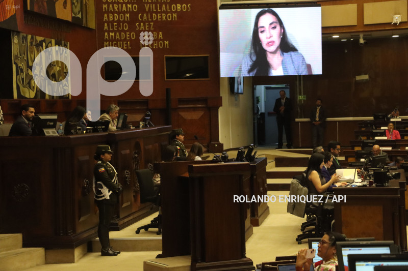 VERONICA-ABAD-ASAMBLEA