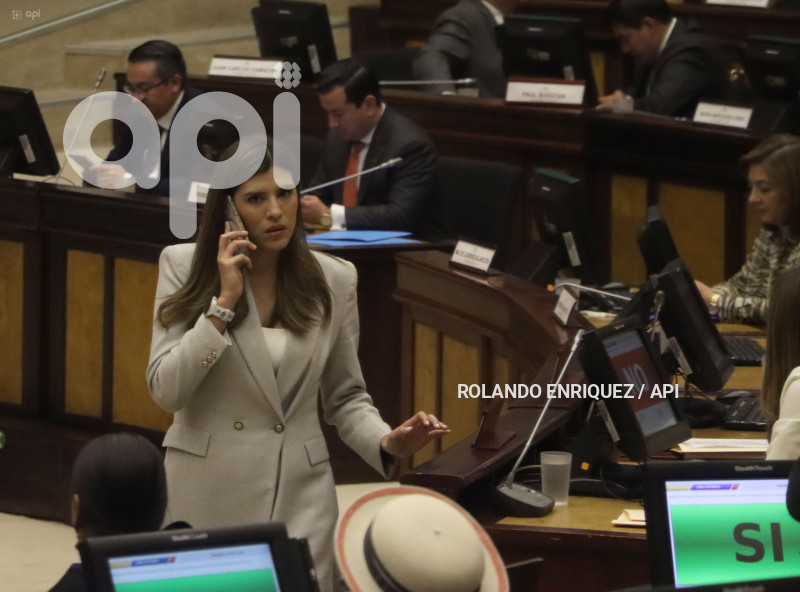 VERONICA-ABAD-ASAMBLEA