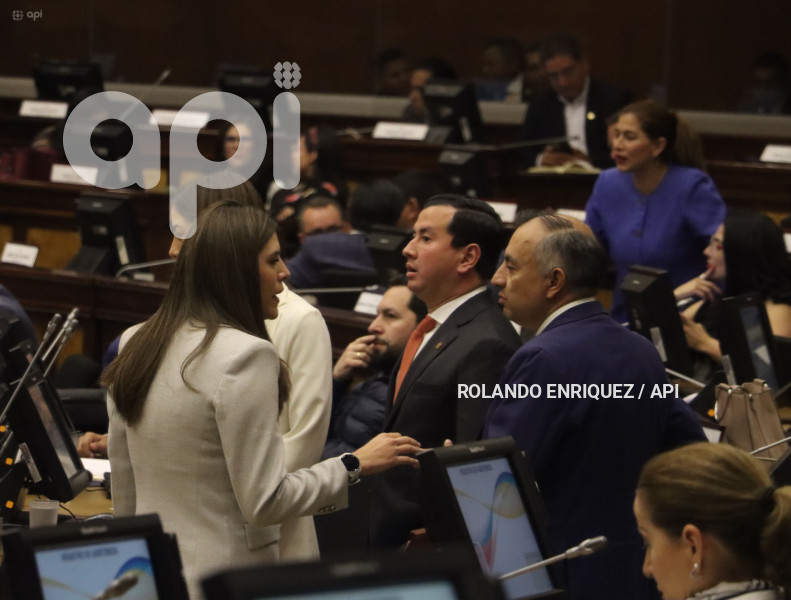 VERONICA-ABAD-ASAMBLEA