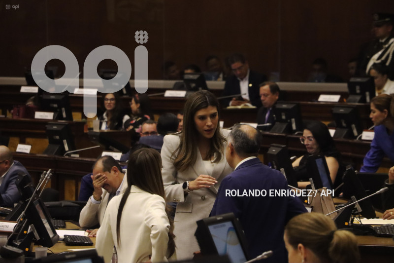 VERONICA-ABAD-ASAMBLEA