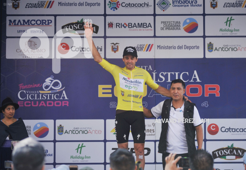 VUELTA-CICLISTICA-ARENAL-ALAUSI