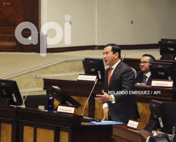 VERONICA-ABAD-ASAMBLEA