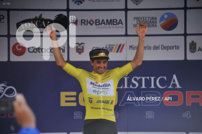 VUELTA-CICLISTICA-ARENAL-ALAUSI