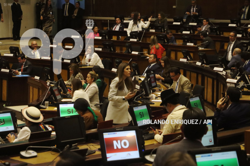 VERONICA-ABAD-ASAMBLEA