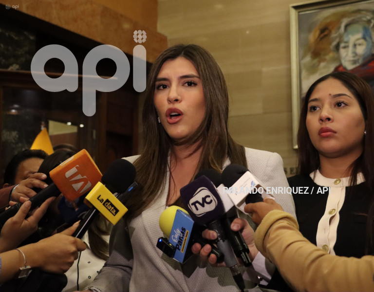 VERONICA-ABAD-ASAMBLEA
