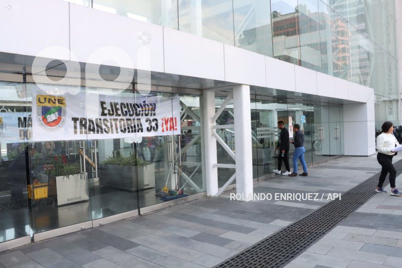UNE-TOMA-MINISTERIO-ECONOMIA