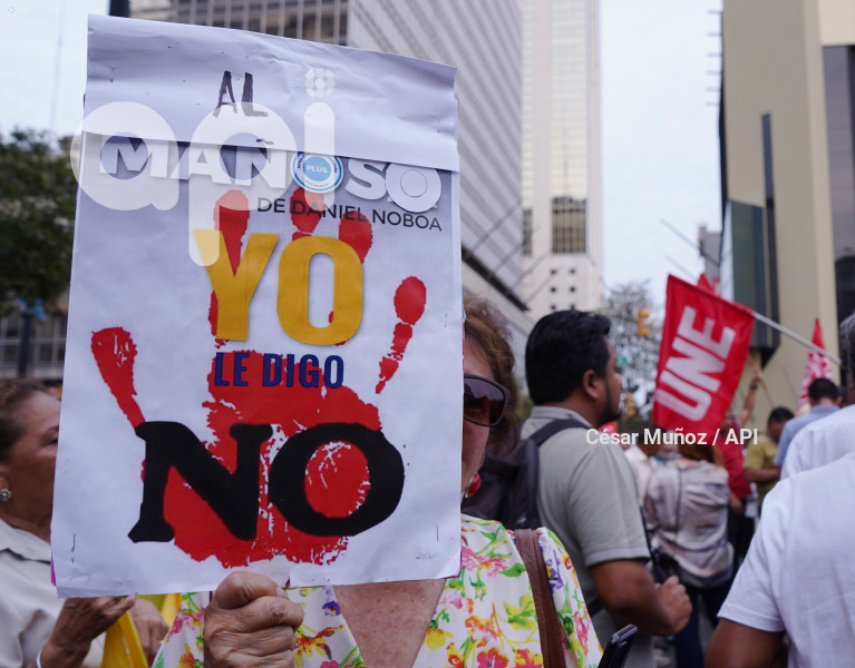 GYE-MARCHA CONTRA NOBOA