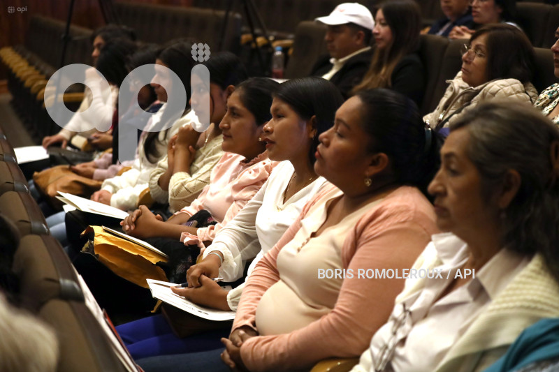 CUENCA-1RA-CUMBRE-INTERNACIONAL DE MUJERES LIDERES