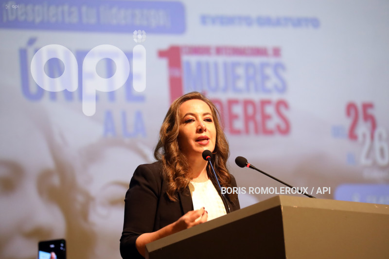 CUENCA-1RA-CUMBRE-INTERNACIONAL DE MUJERES LIDERES