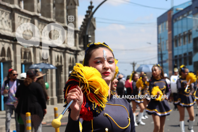 DESFILE-MERCADOS-DE-QUITO