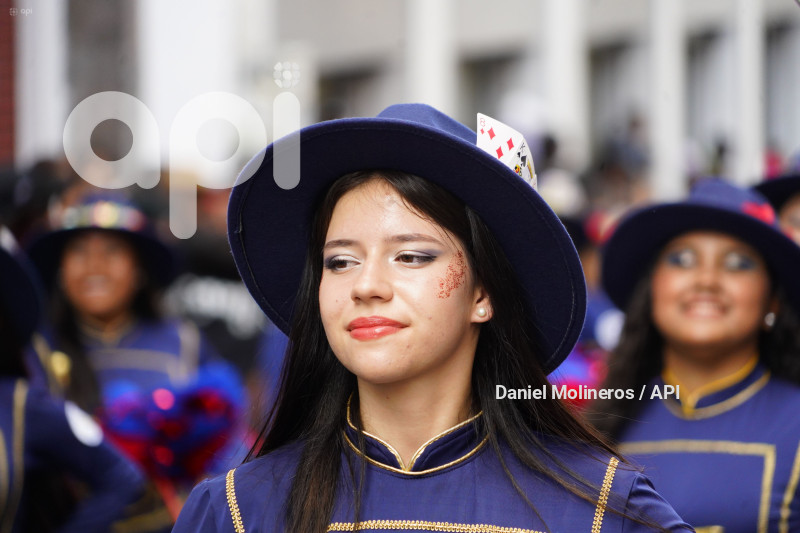 DESFILE RONDA QUITEÑA