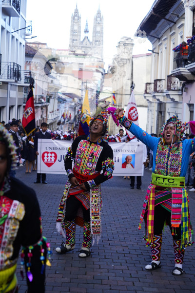 DESFILE RONDA QUITEÑA
