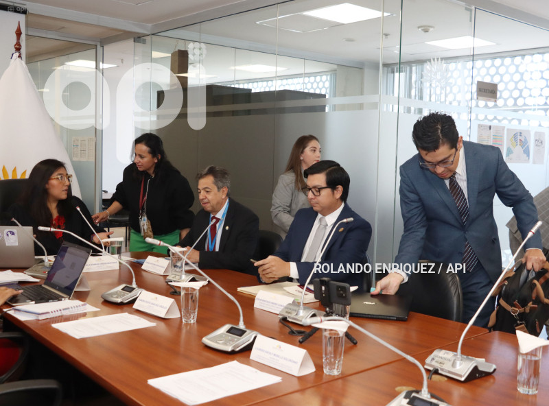 REFORMA-CONSTITUCION-BASES-MILITARES