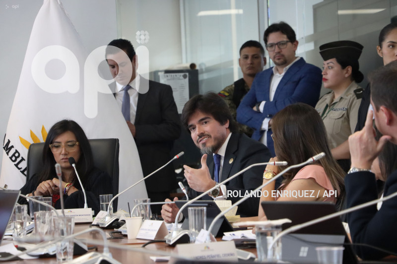 REFORMA-CONSTITUCION-BASES-MILITARES