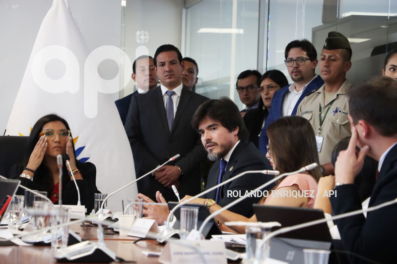 REFORMA-CONSTITUCION-BASES-MILITARES