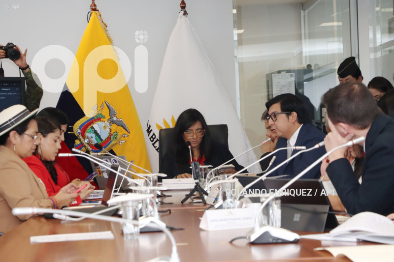REFORMA-CONSTITUCION-BASES-MILITARES