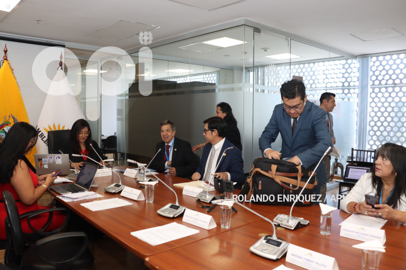 REFORMA-CONSTITUCION-BASES-MILITARES