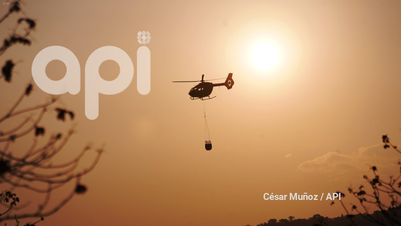 GYE-INCENDIO-CERRO AZUL