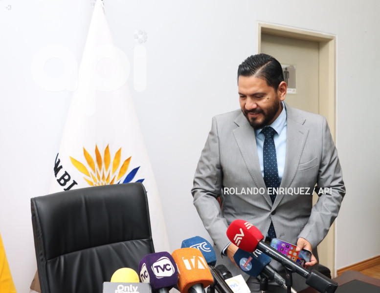 OTTO-VERA-CAMISETASOS-ASAMBLEA