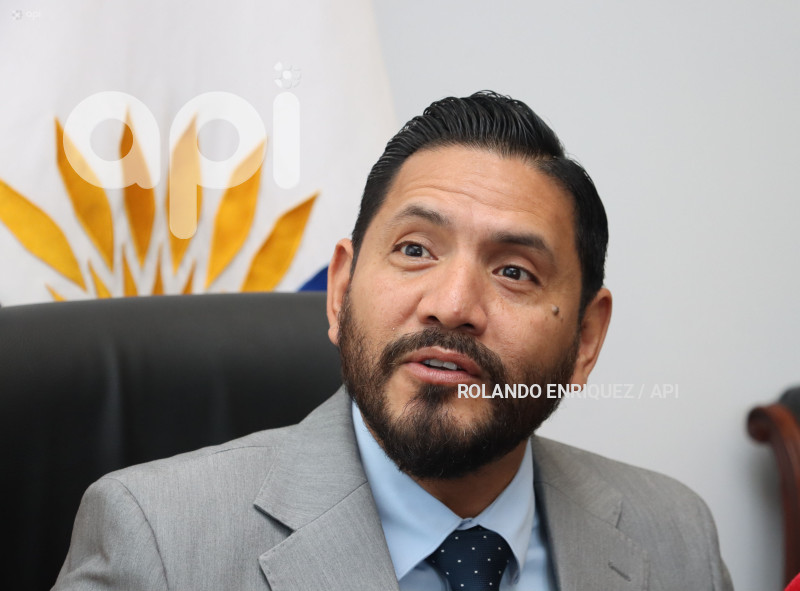 OTTO-VERA-CAMISETASOS-ASAMBLEA