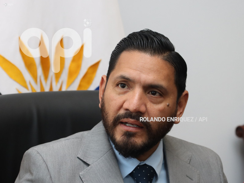 OTTO-VERA-CAMISETASOS-ASAMBLEA